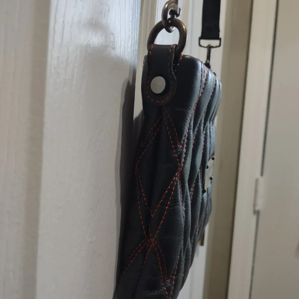 Valentino - vintage - Italian leather quilted crossbody clutch - EUC - Picture 7 of 11